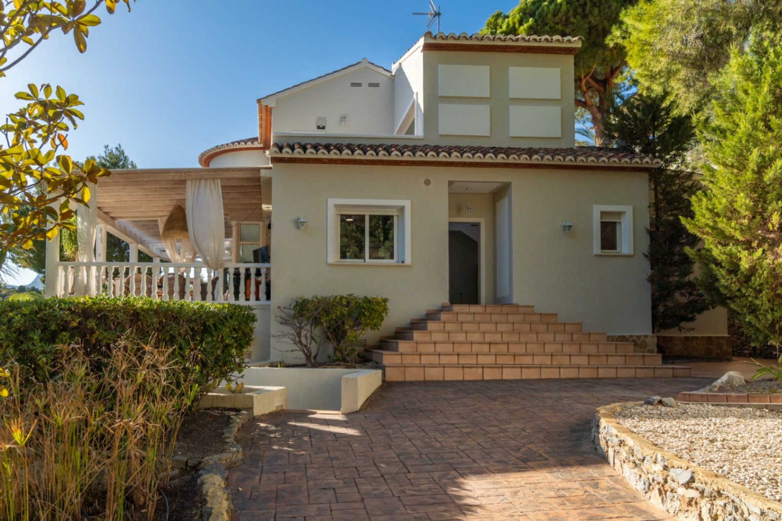 Villa méditerranéenne avec piscine chauffée et intimité près de Altea Golf