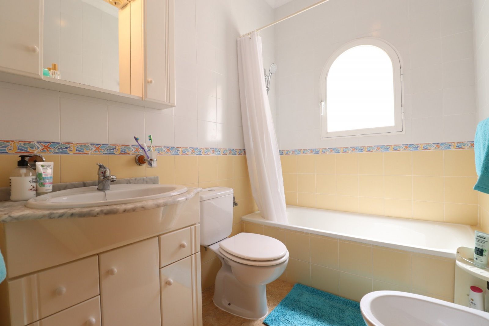 Villa avec 3 chambres, 1 salle de bains et piscine commune à Lo Crispin