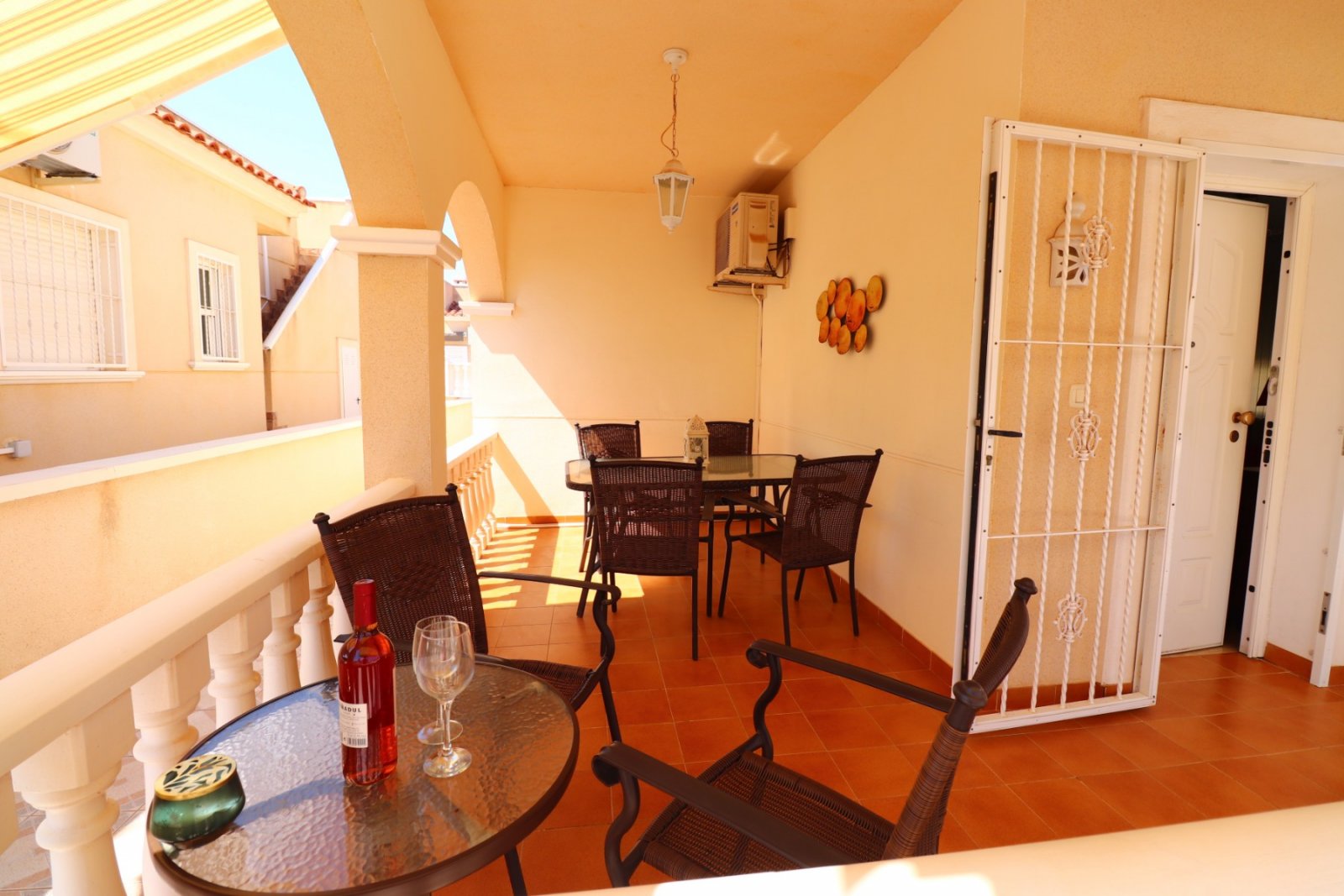 Villa avec 3 chambres, 1 salle de bains et piscine commune à Lo Crispin