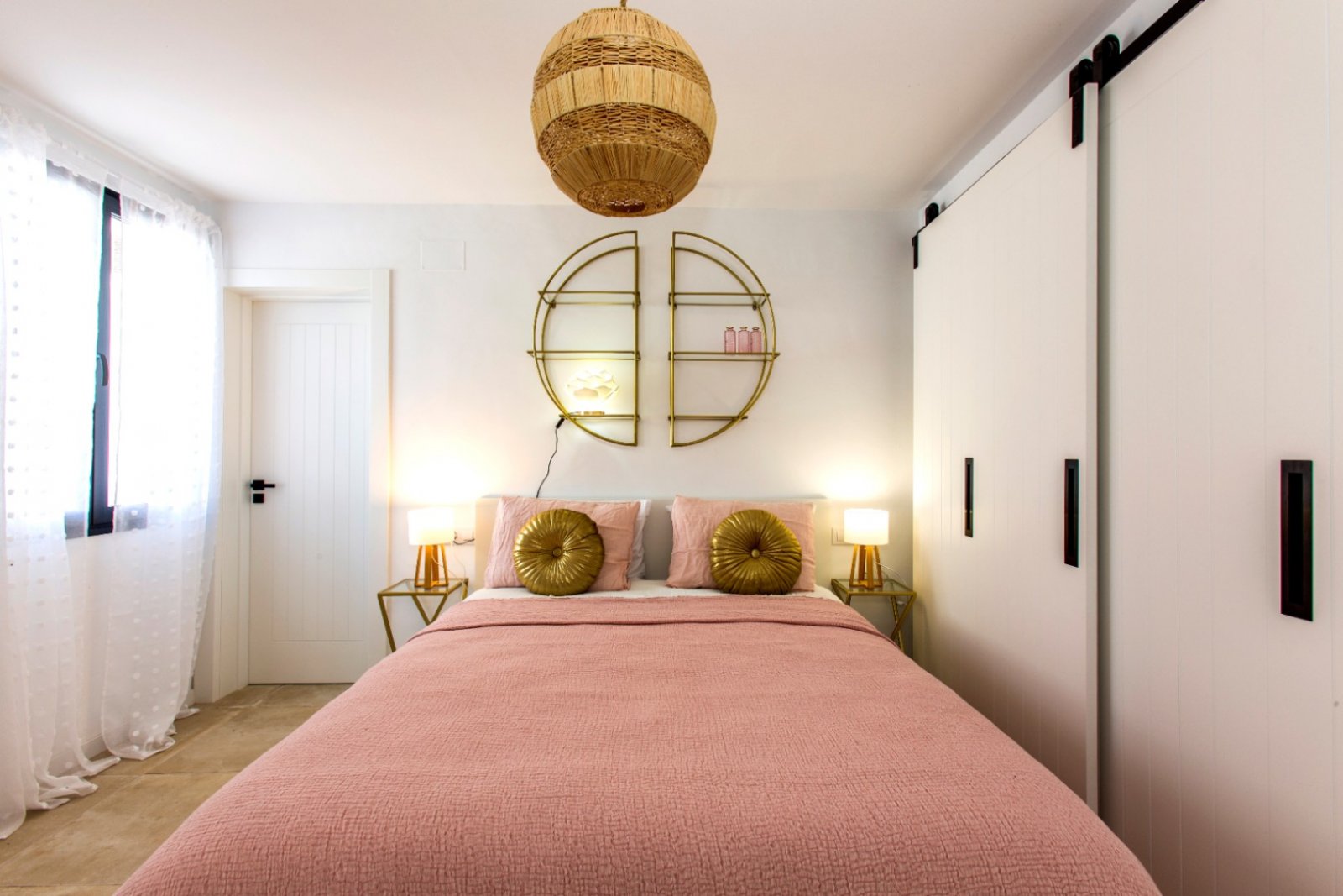 Magnifique villa rénovée comprenant 4 chambres, 4 salles de bains, une piscine privée et une vue sur la mer à Cala Advocat