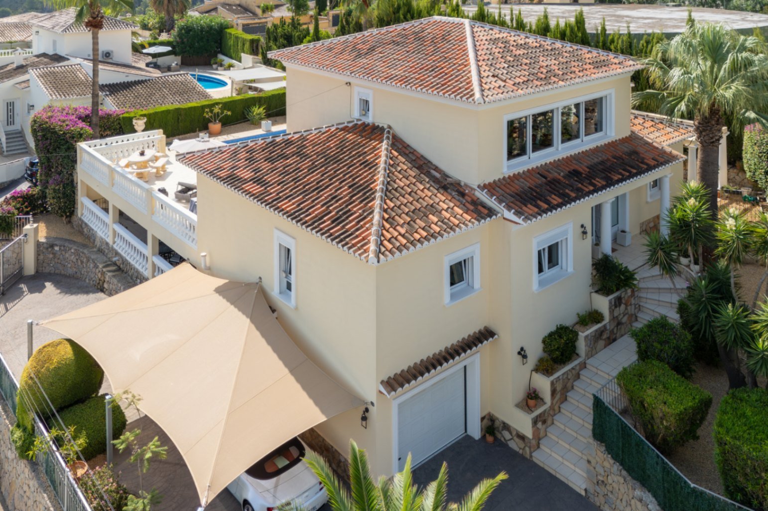 Villa de 3 chambres, 3 salles de bains, garage, piscine privée et vue sur la mer et la montagne près d'El Portet