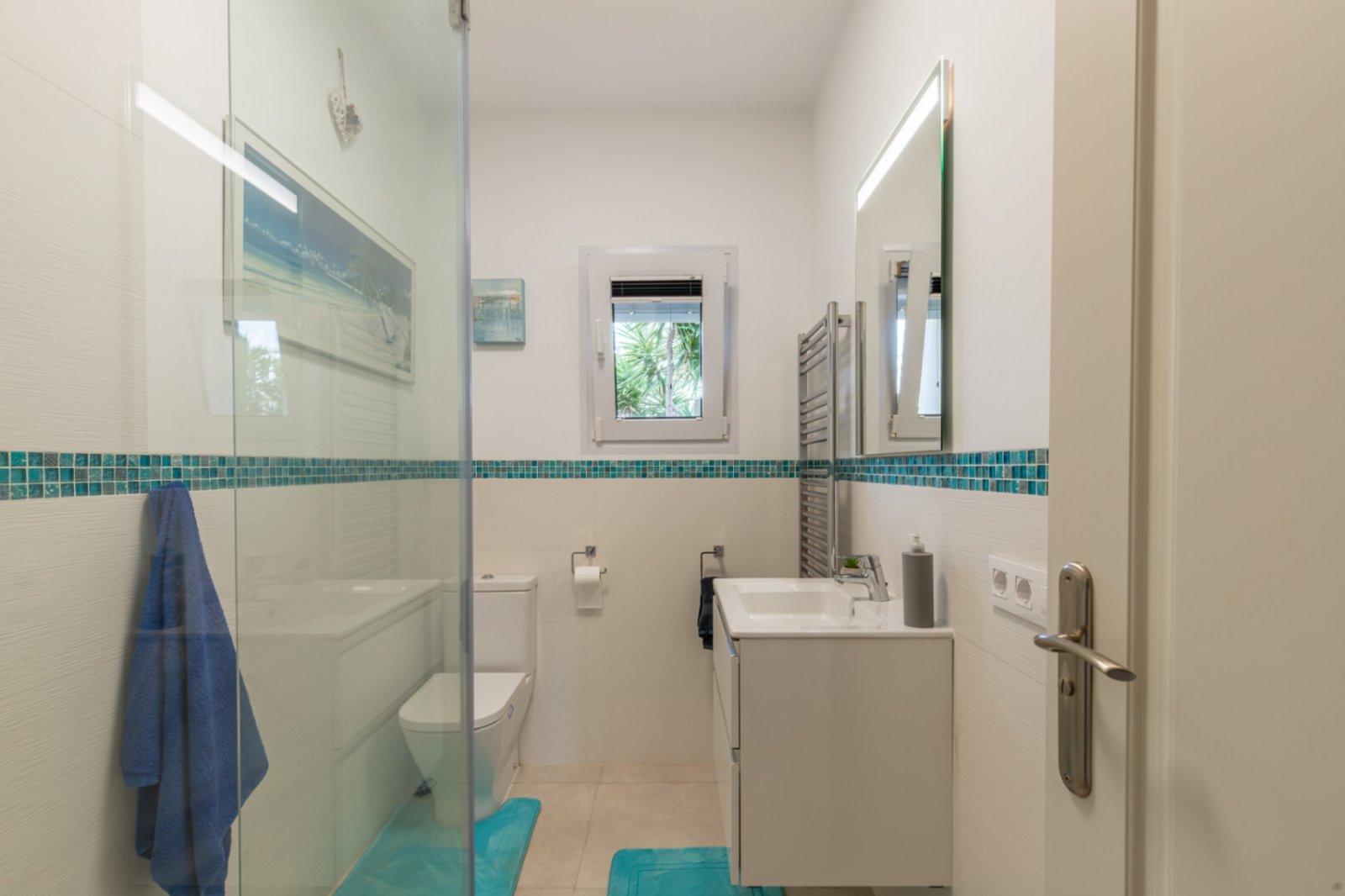 Villa de 3 chambres, 3 salles de bains, garage, piscine privée et vue sur la mer et la montagne près d'El Portet