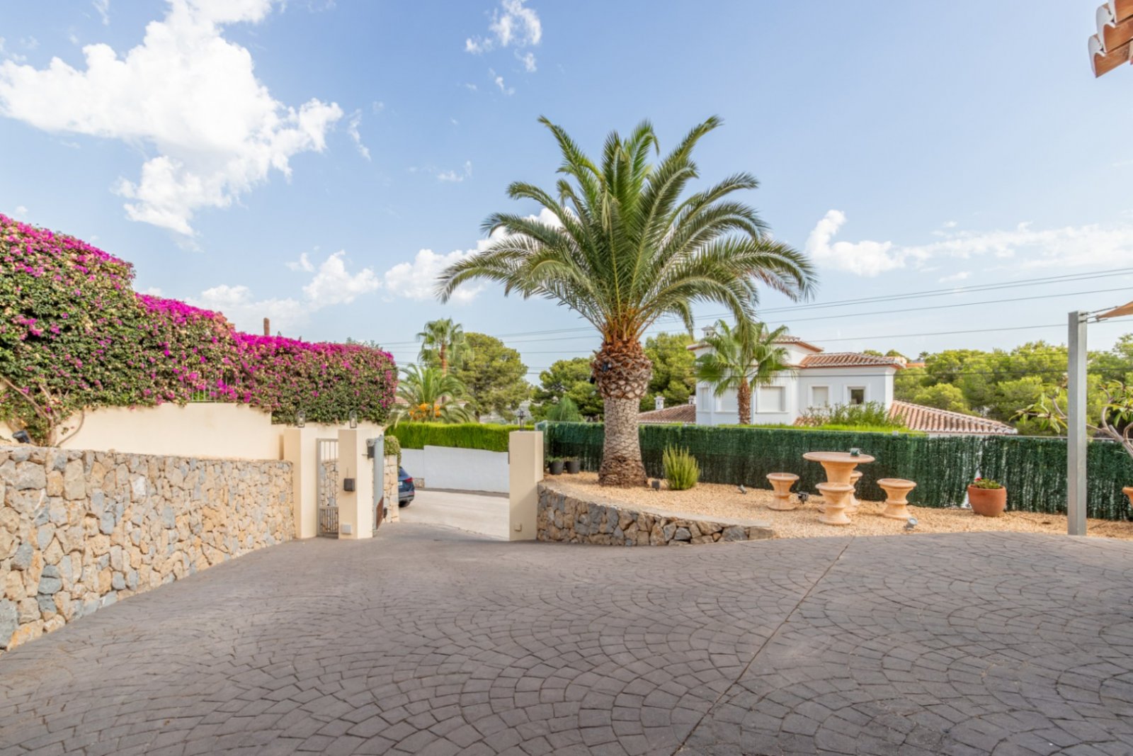 Villa de 3 chambres, 3 salles de bains, garage, piscine privée et vue sur la mer et la montagne près d'El Portet