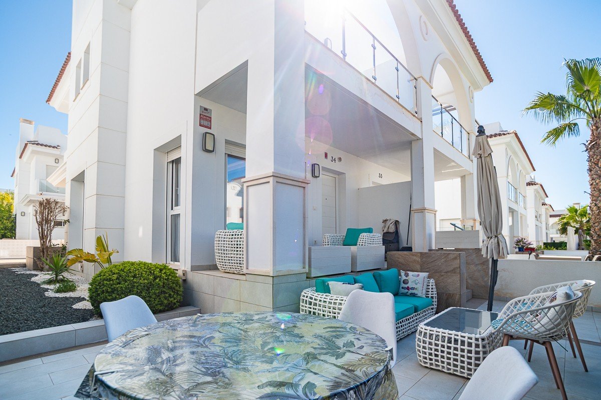 Maison jumelée exclusive à Ciudad Quesada – Vie moderne dans un emplacement de choix