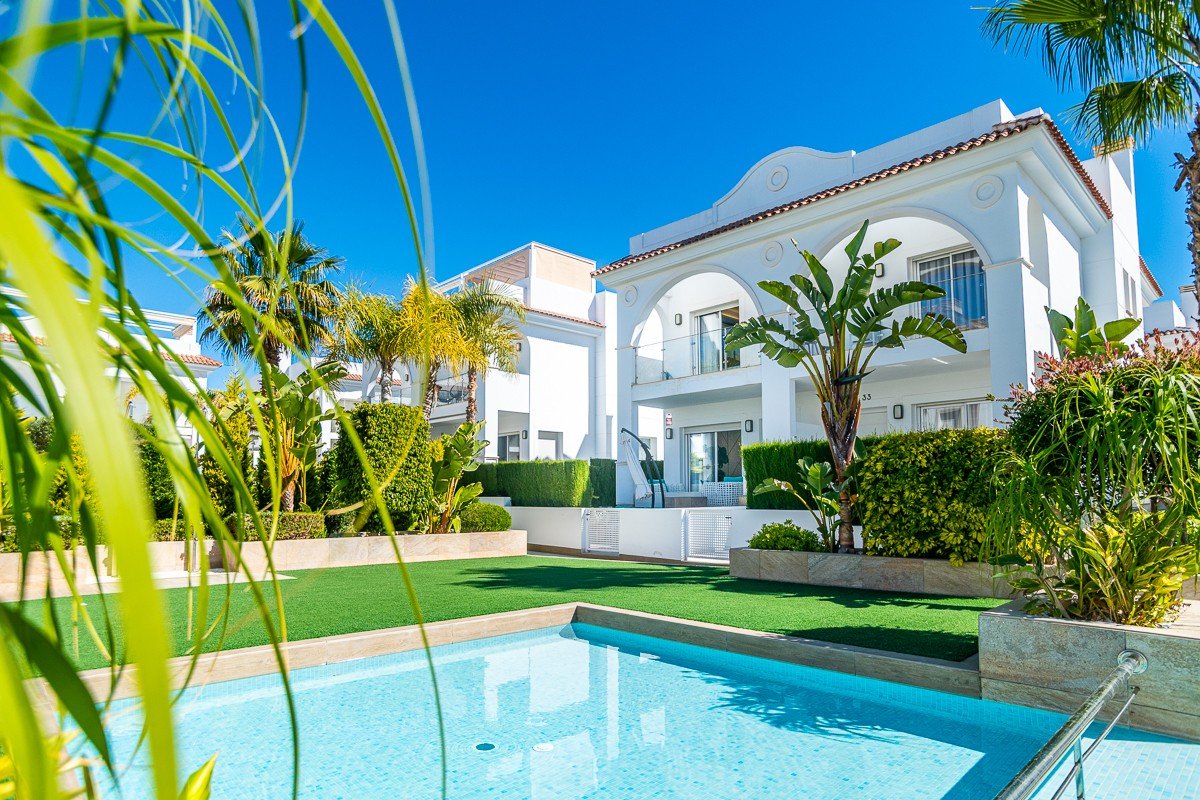 Maison jumelée exclusive à Ciudad Quesada – Vie moderne dans un emplacement de choix