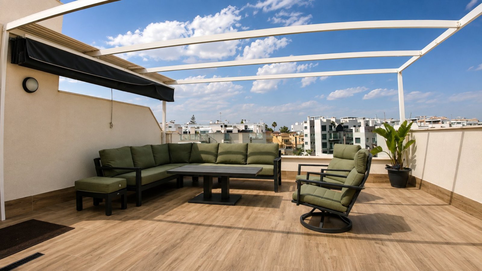 Penthouse moderne avec solarium spacieux et piscine à Villamartín