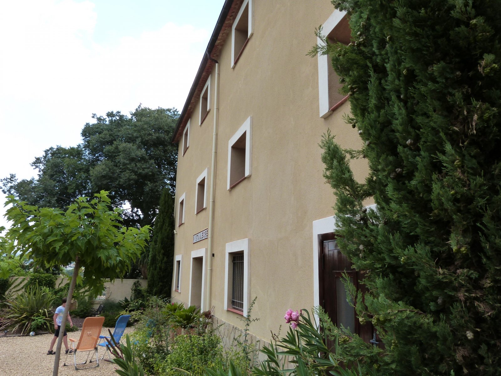 Grande maison de campagne de 15 chambres dans un endroit attrayant