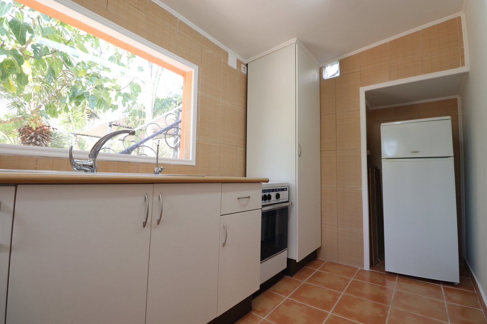 Magnifique villa avec 7 chambres, 5 salles de bains, piscine privée et belles vues sur un grand terrain