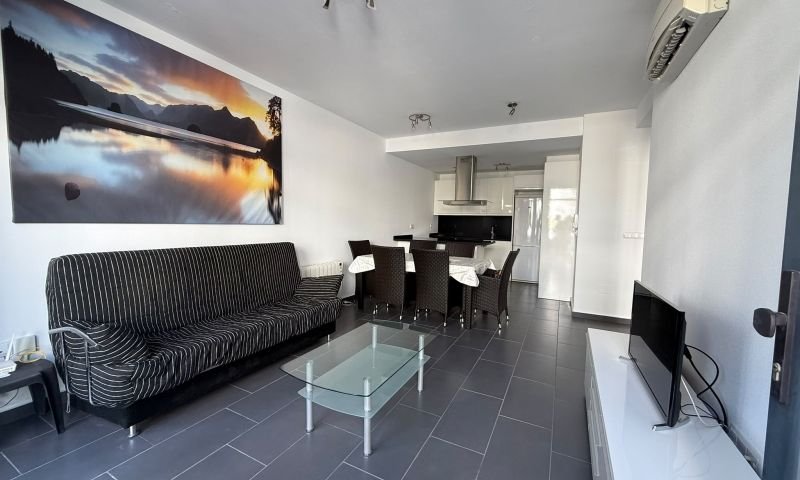Maison avec 2 chambres, 2 salles de bains, une terrasse sur le toit et une piscine commune