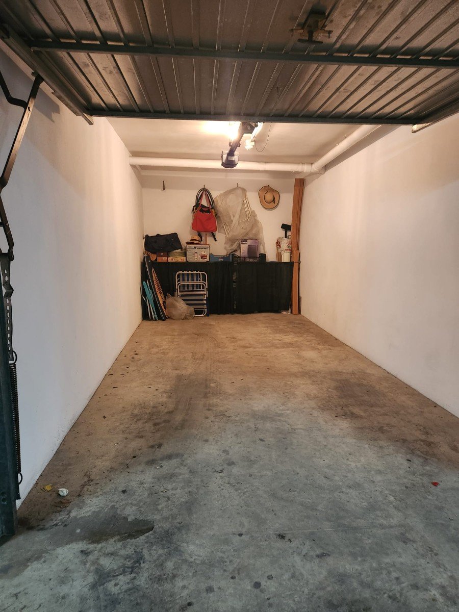 Appartement avec 2 chambres, 2 salles de bains et une place de parking souterrain, à seulement 200 m de la plage