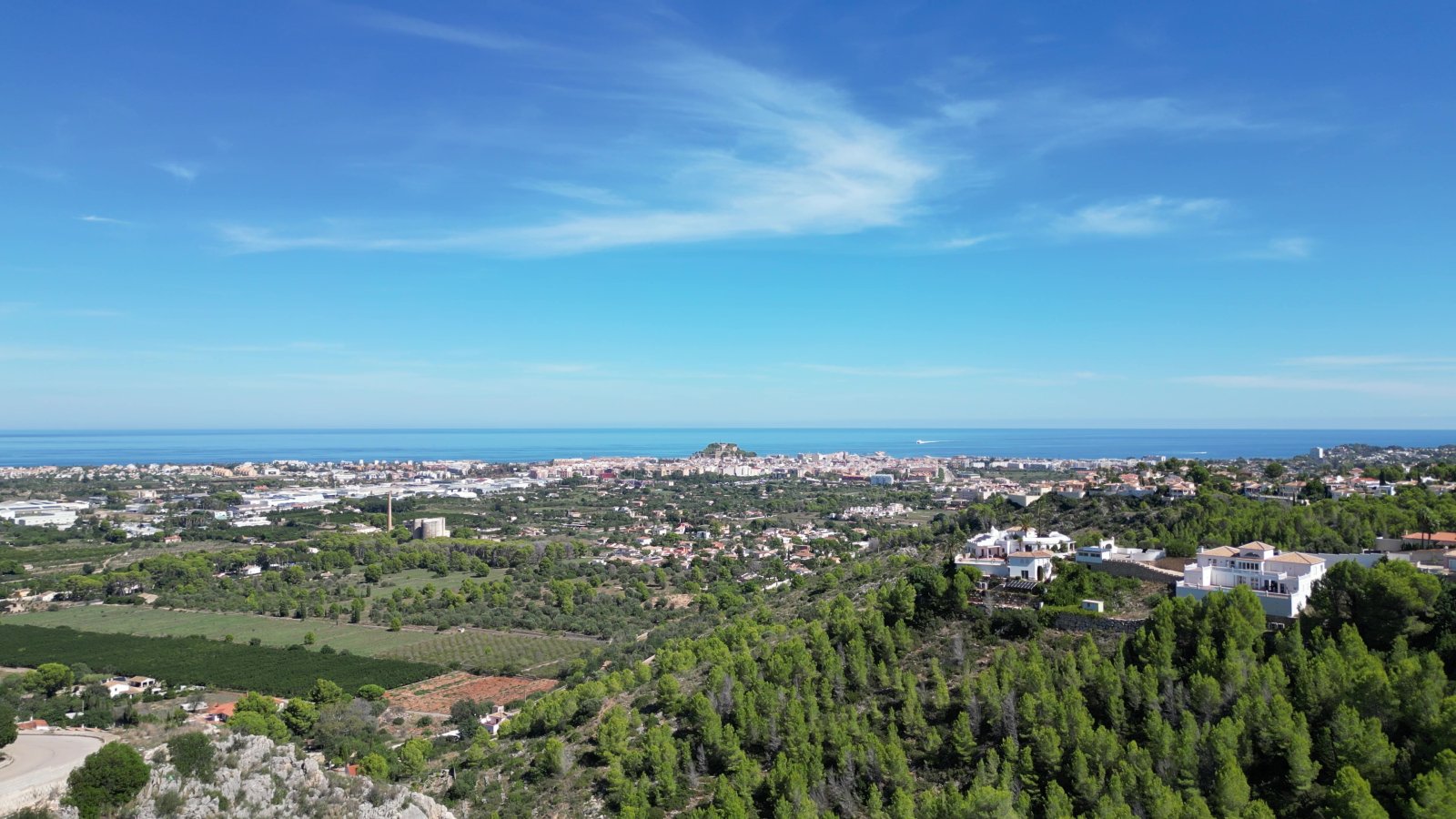 Très belle villa à l’abri des regards, avec une magnifique vue panoramique et de nombreux extras et avec licence de location touristique