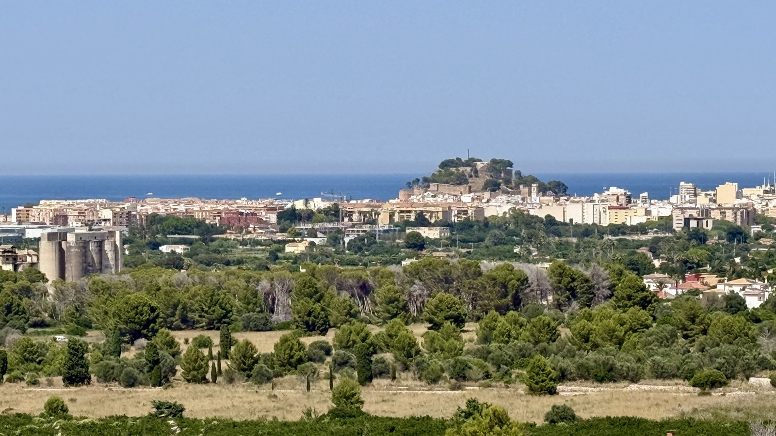Très belle villa à l’abri des regards, avec une magnifique vue panoramique et de nombreux extras et avec licence de location touristique
