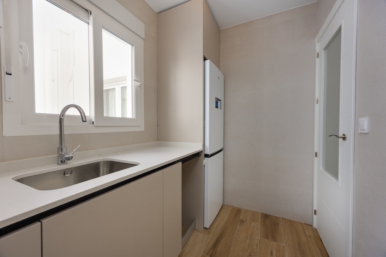 Appartements comprenant 1 chambre, une pré-installation pour la climatisation, une place de parking souterrain en option et une piscine commune