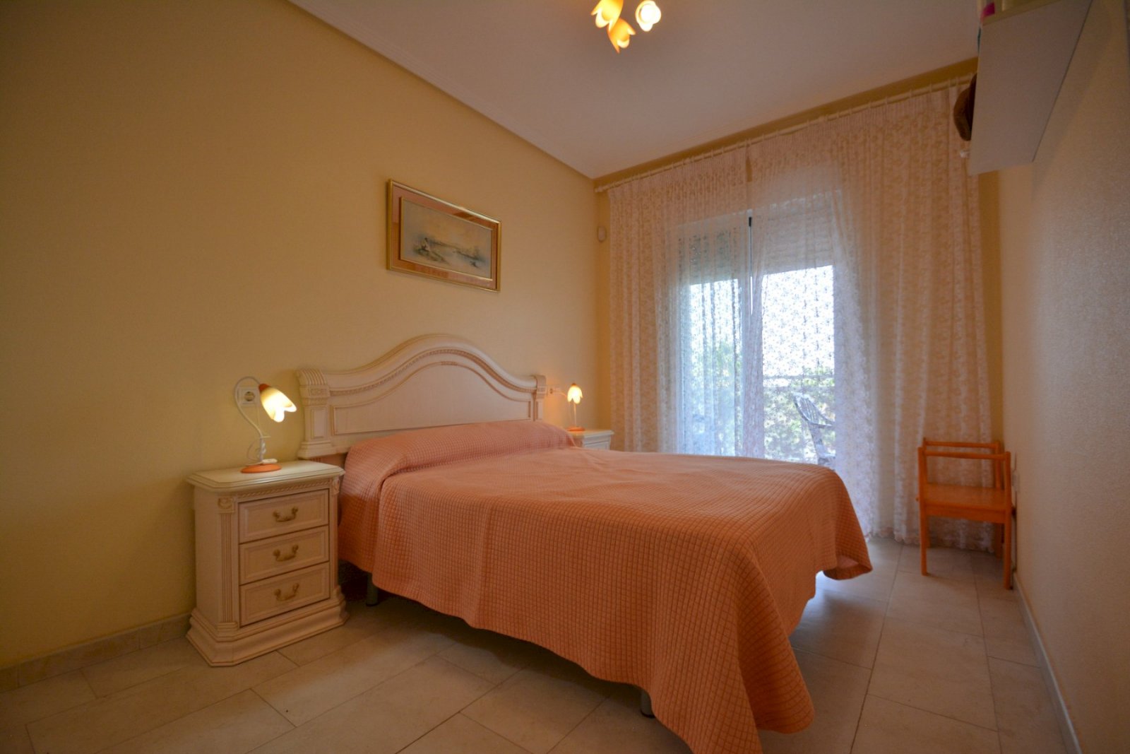 Wohnung mit 2 Schlafzimmern, 1 Badezimmer, Parkplatz und Gemeinschaftspool