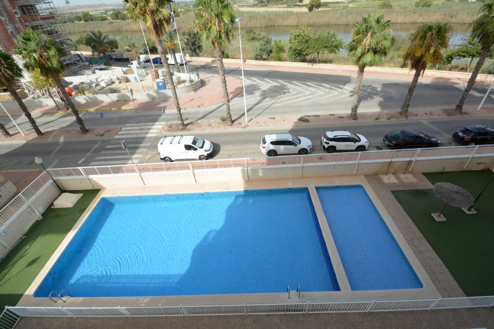 Wohnung mit 2 Schlafzimmern, 1 Badezimmer, Parkplatz und Gemeinschaftspool
