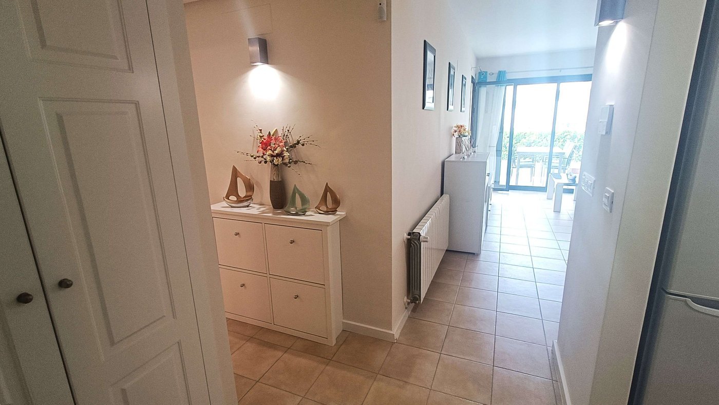 Élégant appartement au rez-de-chaussée dans un complexe de golf en plein essor
