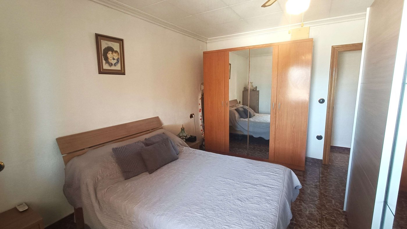 Superbe villa individuelle avec piscine privée, appartement d'amis indépendant, garage et sous-sol