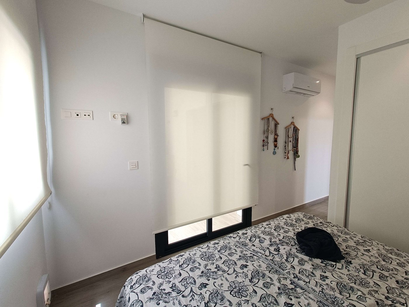 Appartement moderne de 3 chambres au rez-de-chaussée avec jardin privé