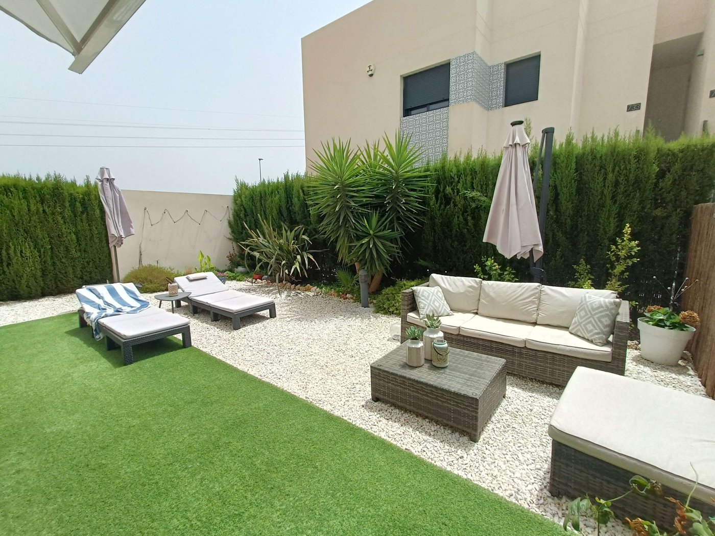 Appartement moderne de 3 chambres au rez-de-chaussée avec jardin privé