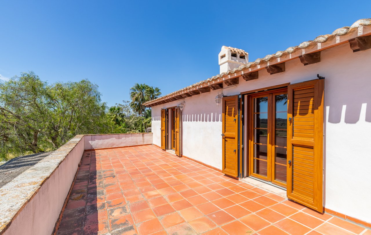 Magnifique propriété rustique de style valencien traditionnel, dotée de tous les détails luxueux