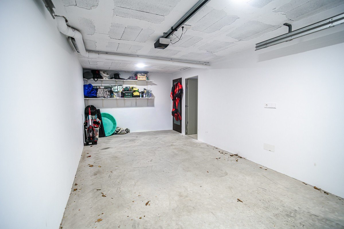 Villa individuelle moderne de 4 chambres, piscine privée et garage à Rojales