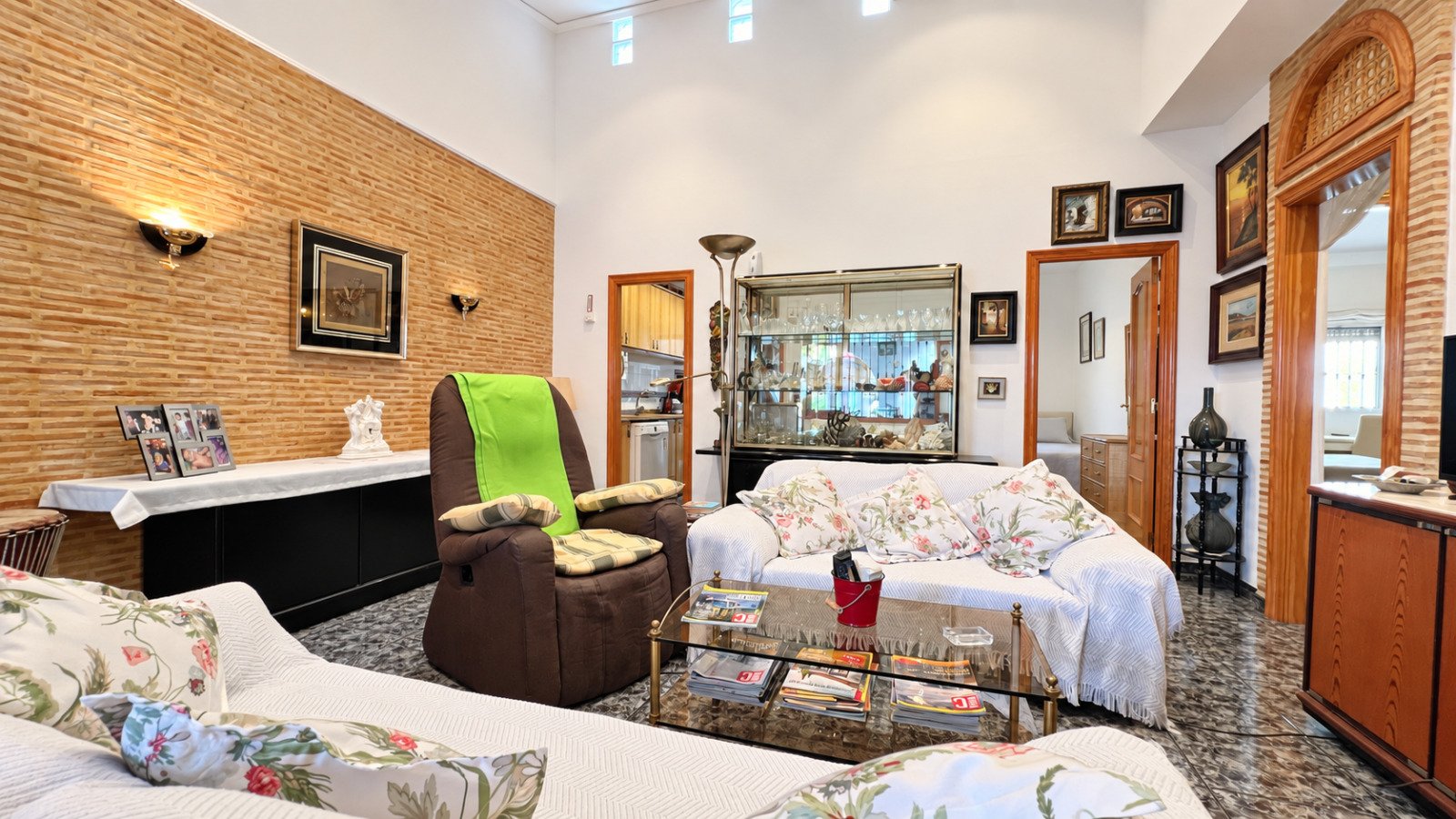 Maison jumelée unique à seulement 60 m de la plage, avec 3 chambres et 2 salles de bains