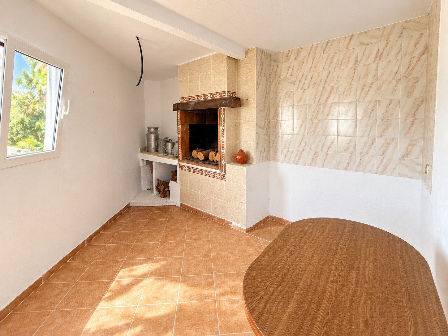 Maison de village avec patio, garage et grandes terrasses à Pego