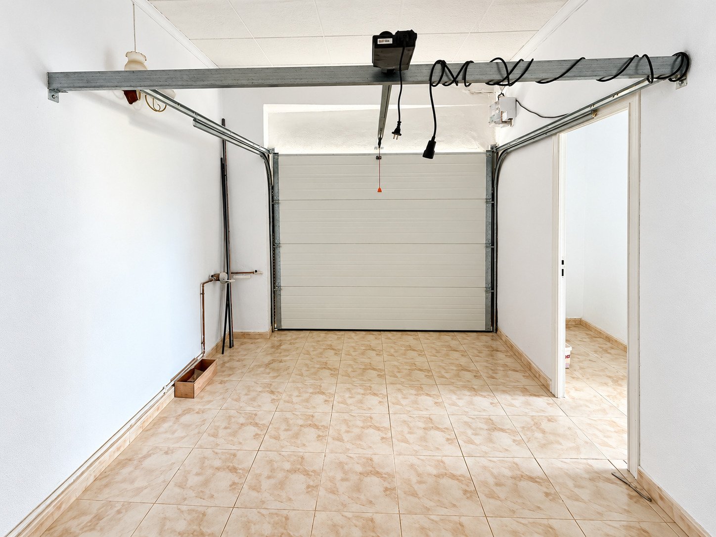 Maison de village avec patio, garage et grandes terrasses à Pego