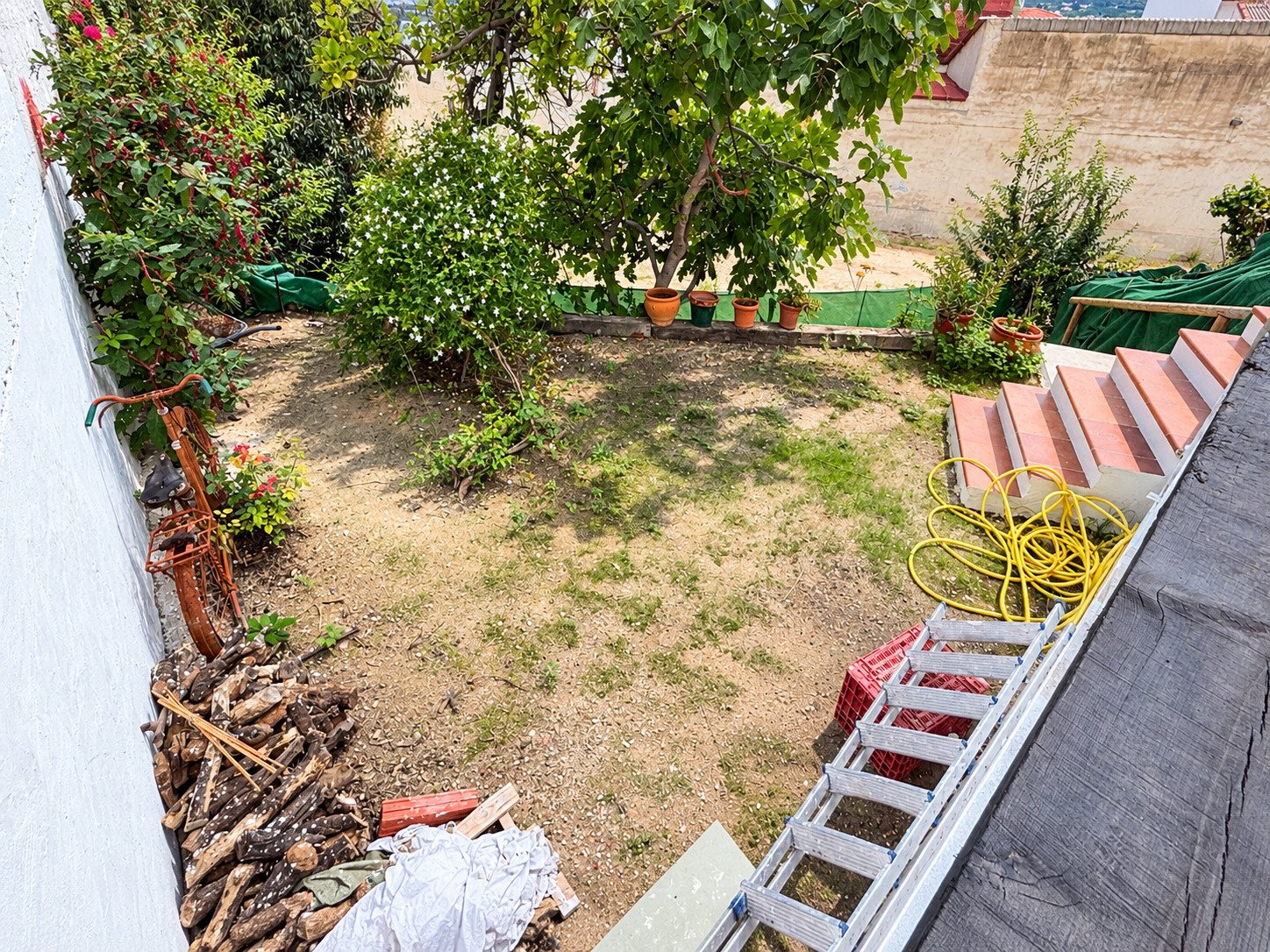 Maison de village avec patio, garage et grandes terrasses à Pego