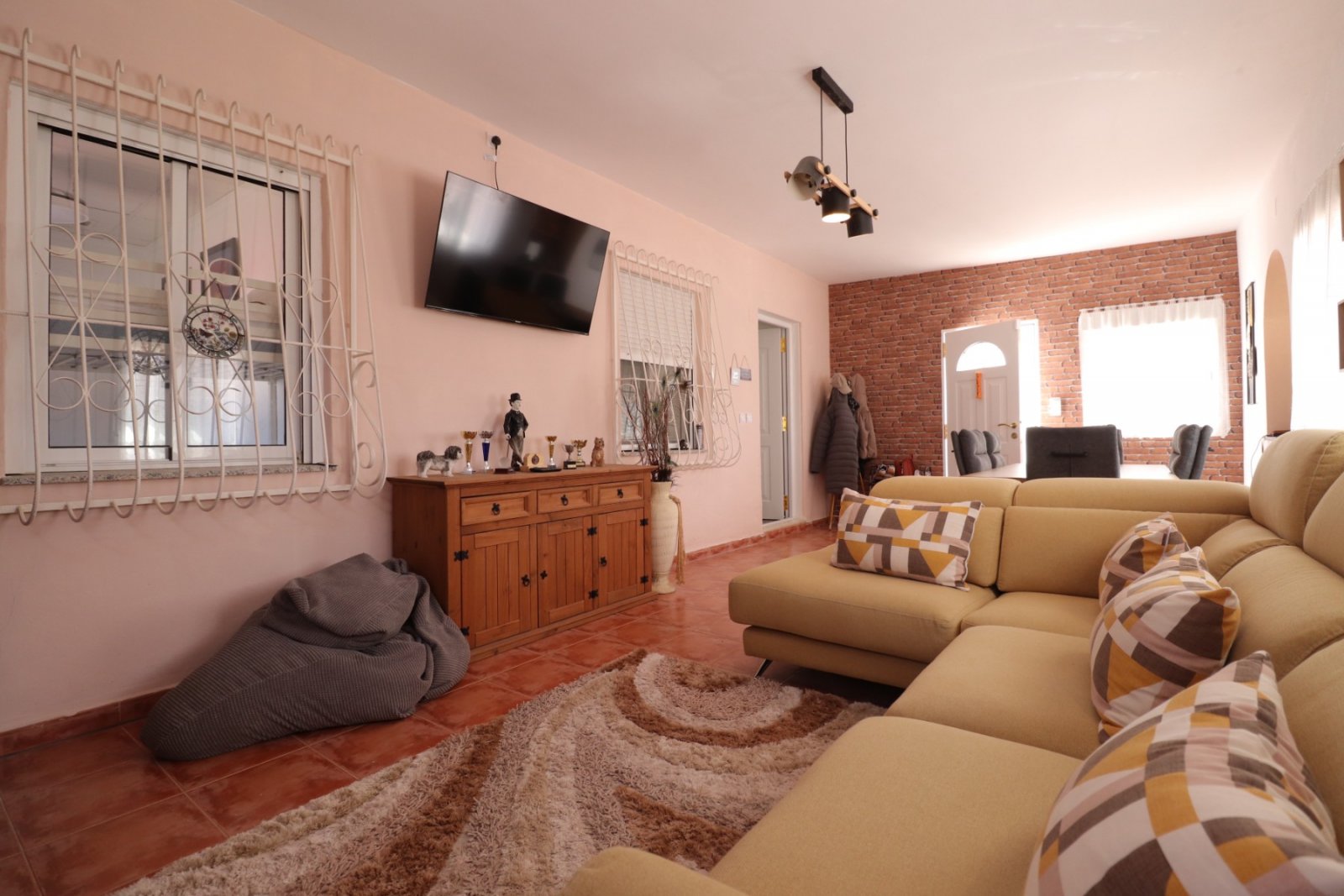 Maison de campagne avec piscine privée, court de tennis et jacuzzi