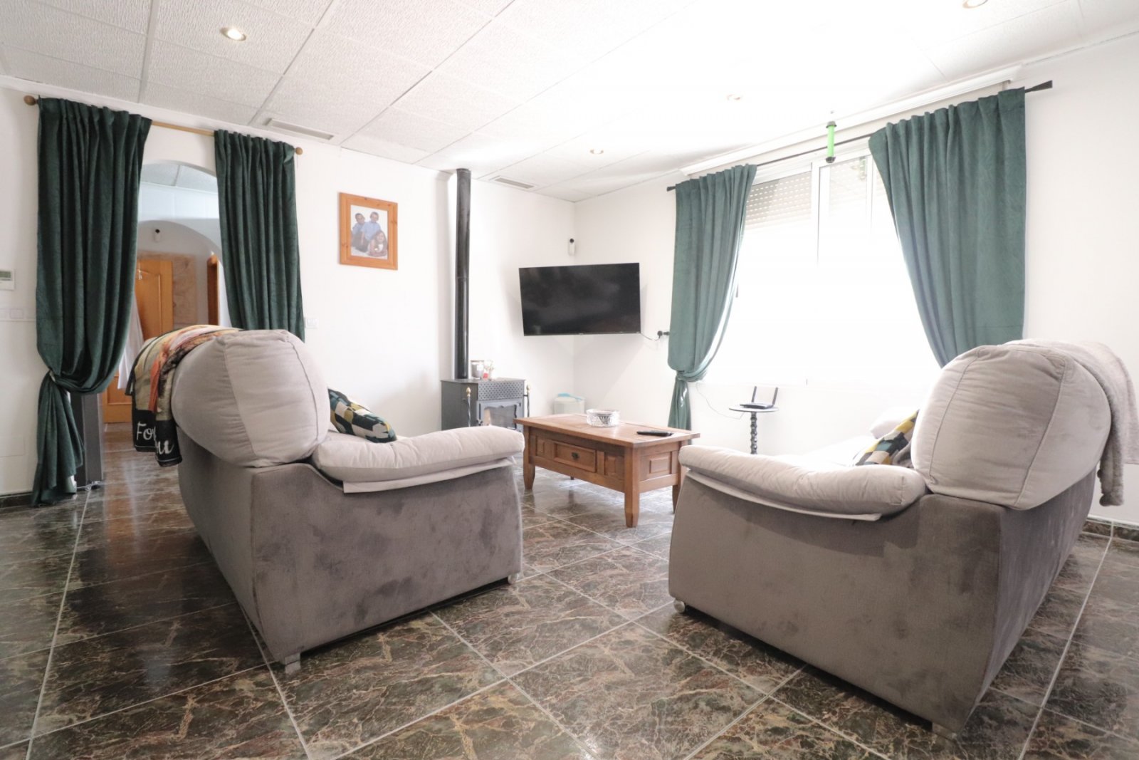 Maison de campagne avec piscine privée, court de tennis et jacuzzi