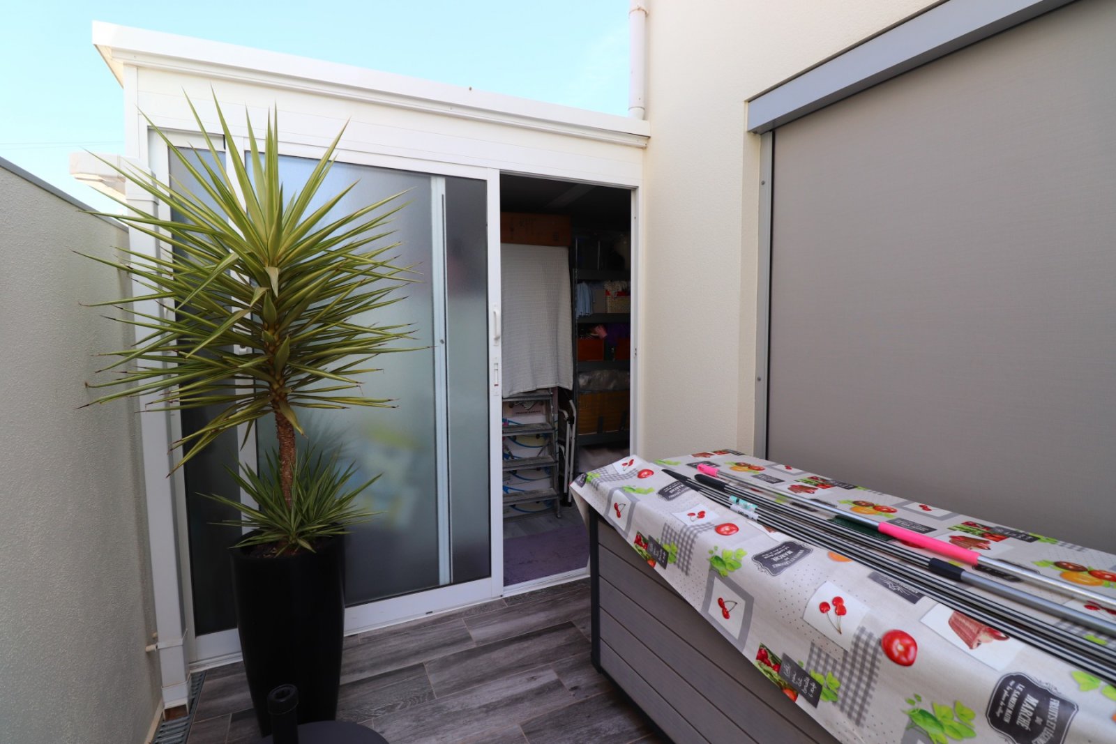Maison jumelée moderne comprenant 3 chambres, 2 salles de bains et une piscine privée à Daya Vieja