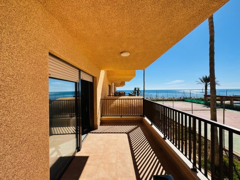 Appartement spectaculaire rénové en bord de mer avec vue sur la mer à La Mata