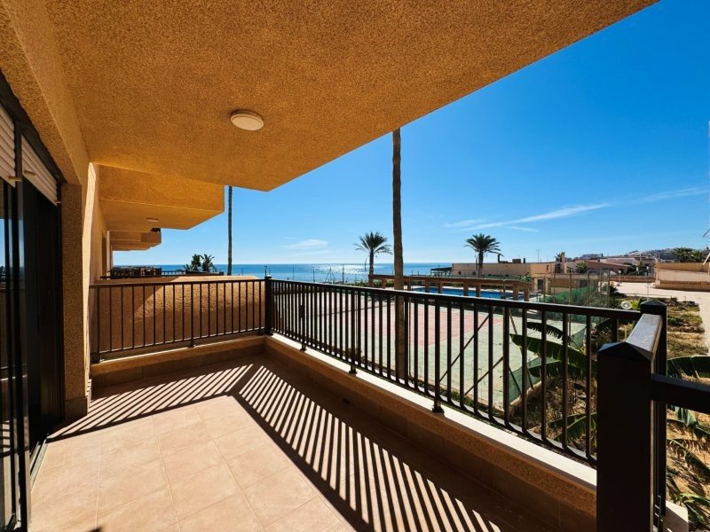 Appartement spectaculaire rénové en bord de mer avec vue sur la mer à La Mata