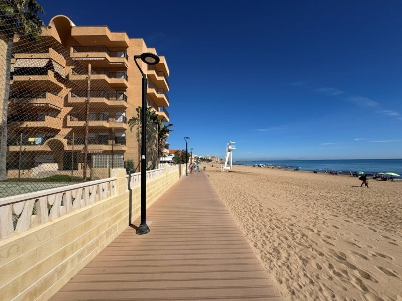 Appartement spectaculaire rénové en bord de mer avec vue sur la mer à La Mata