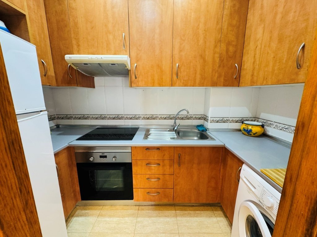 Opportunité au cœur de La Mata ! Appartement d'angle au rez-de-chaussée, à seulement 200 mètres de la plage