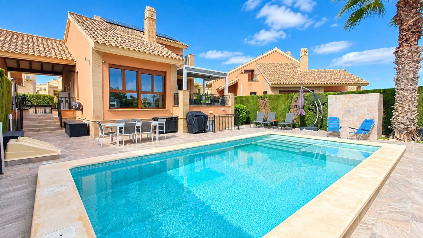 Villa en première ligne de golf au cœur du La Finca Golf Resort