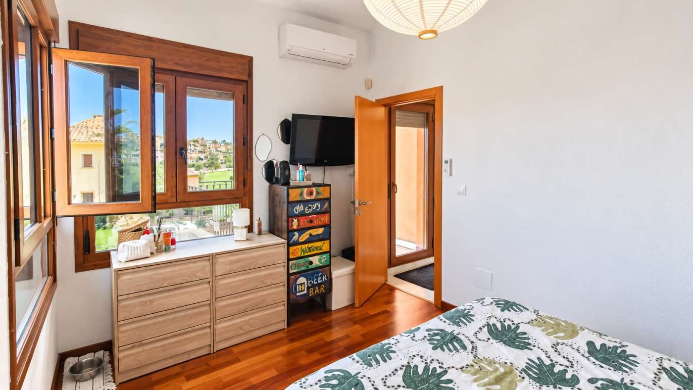 Villa en première ligne de golf au cœur du La Finca Golf Resort