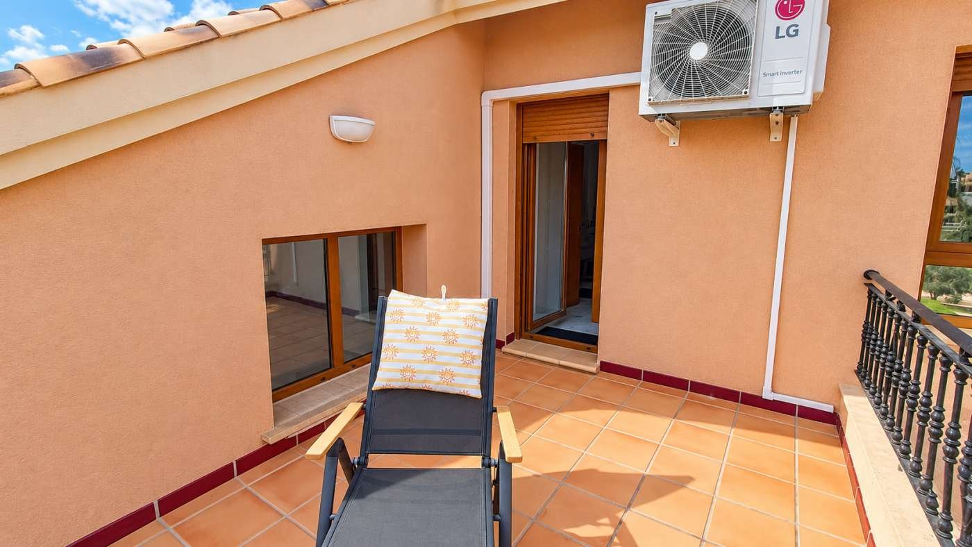 Villa en première ligne de golf au cœur du La Finca Golf Resort