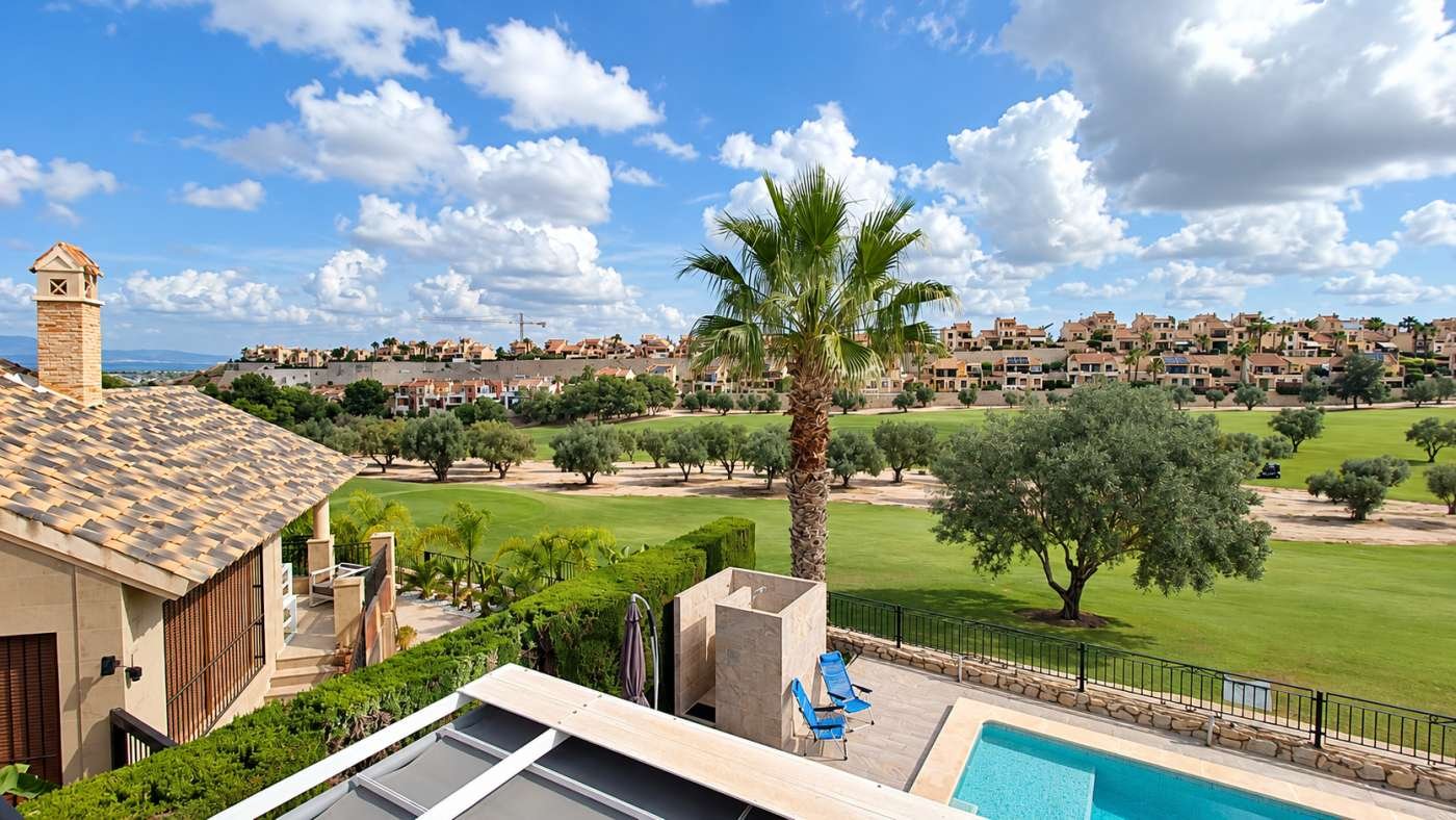 Villa en première ligne de golf au cœur du La Finca Golf Resort