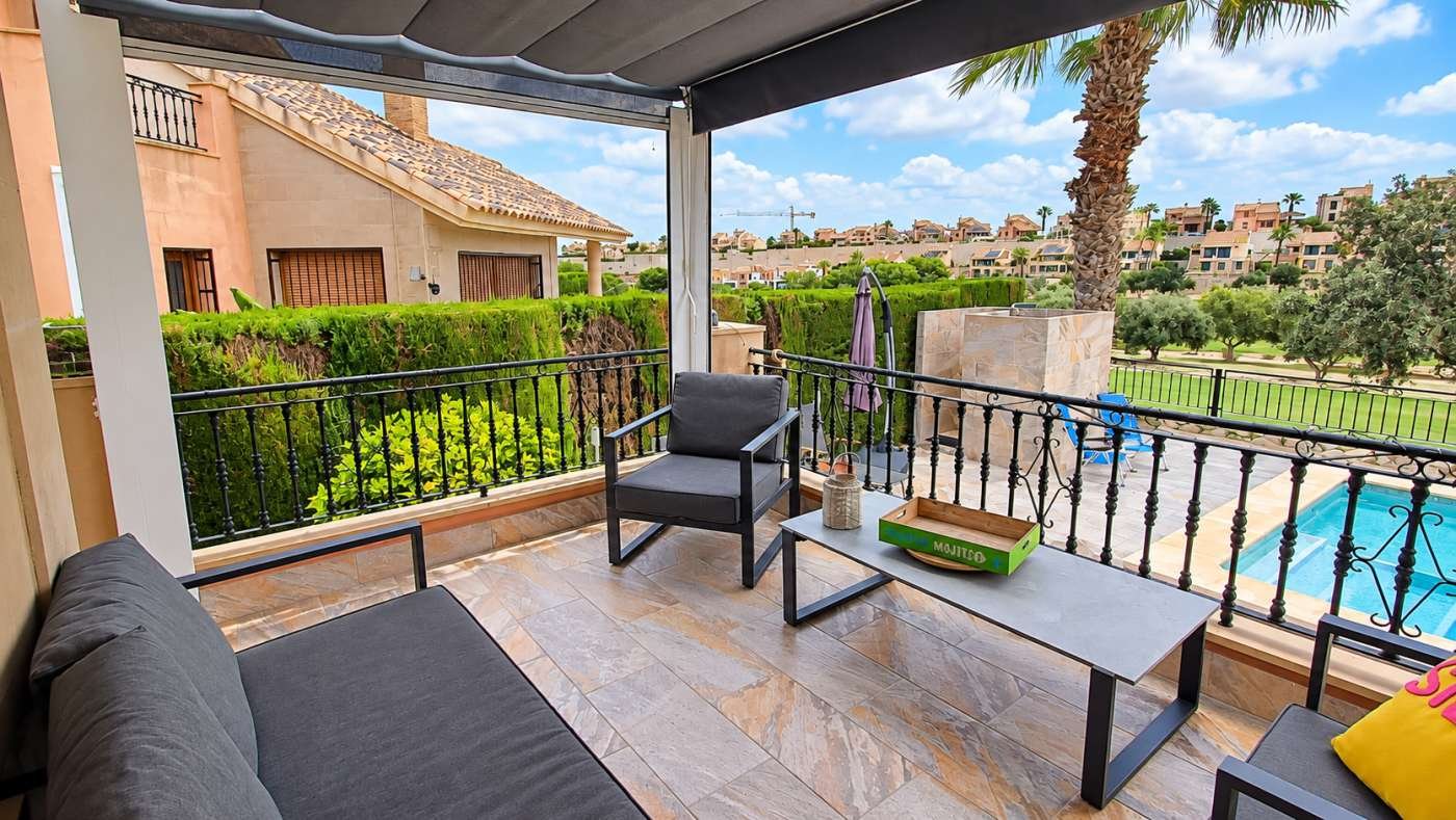 Villa en première ligne de golf au cœur du La Finca Golf Resort