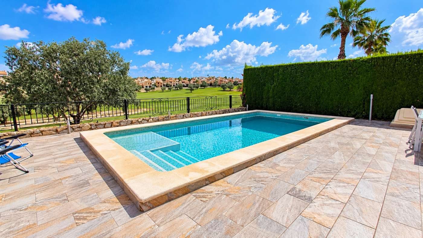 Villa en première ligne de golf au cœur du La Finca Golf Resort