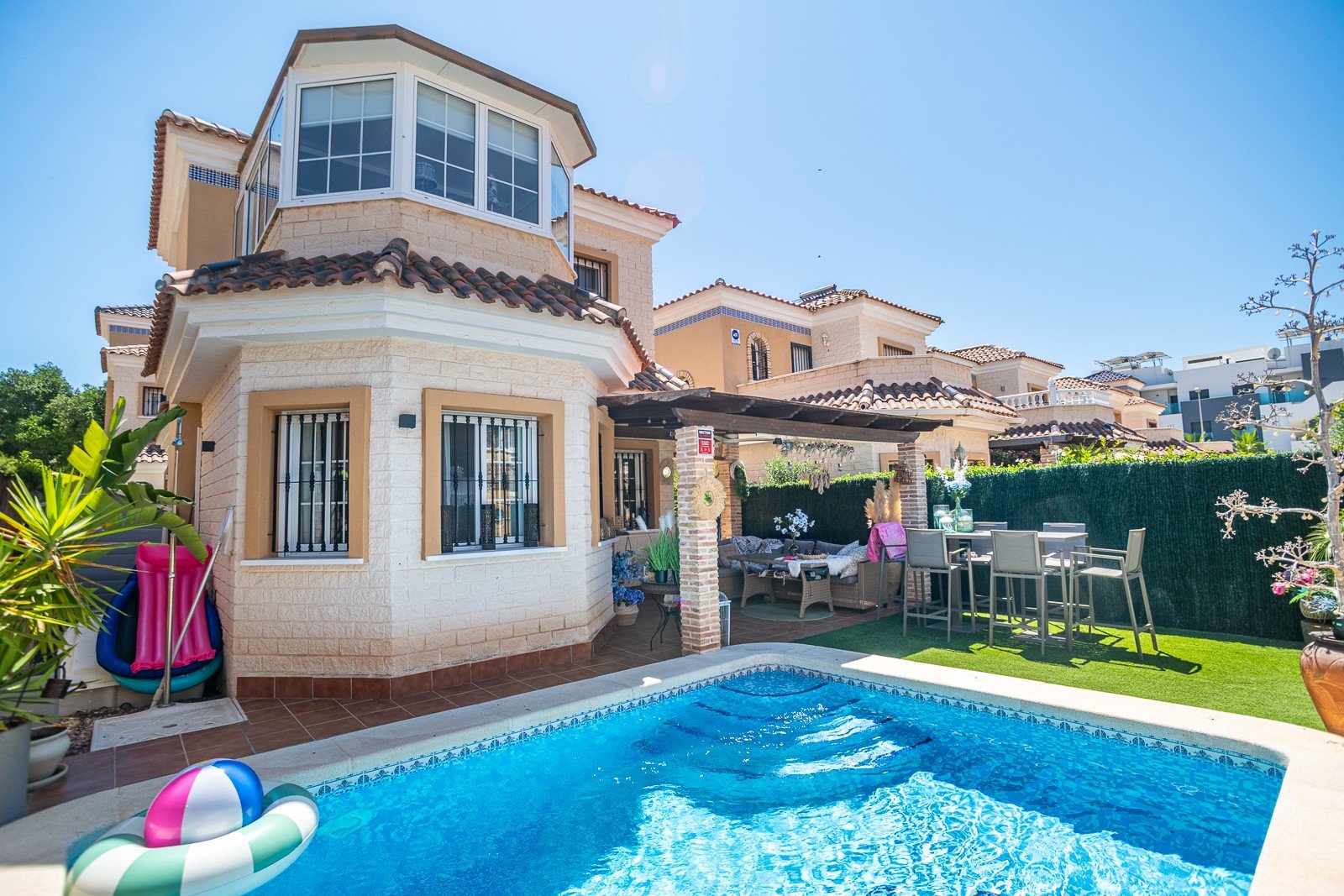 Villa méditerranéenne à El Raso – Guardamar del Segura