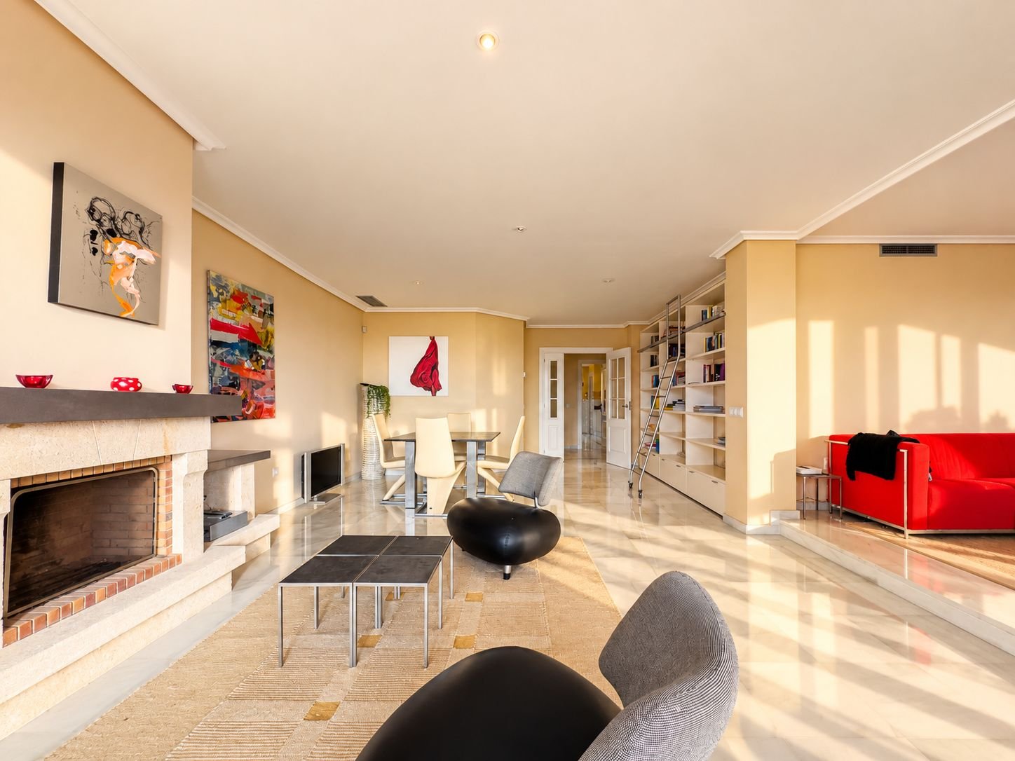 Appartement avec grande terrasse et vue sur la mer à Altea Hills