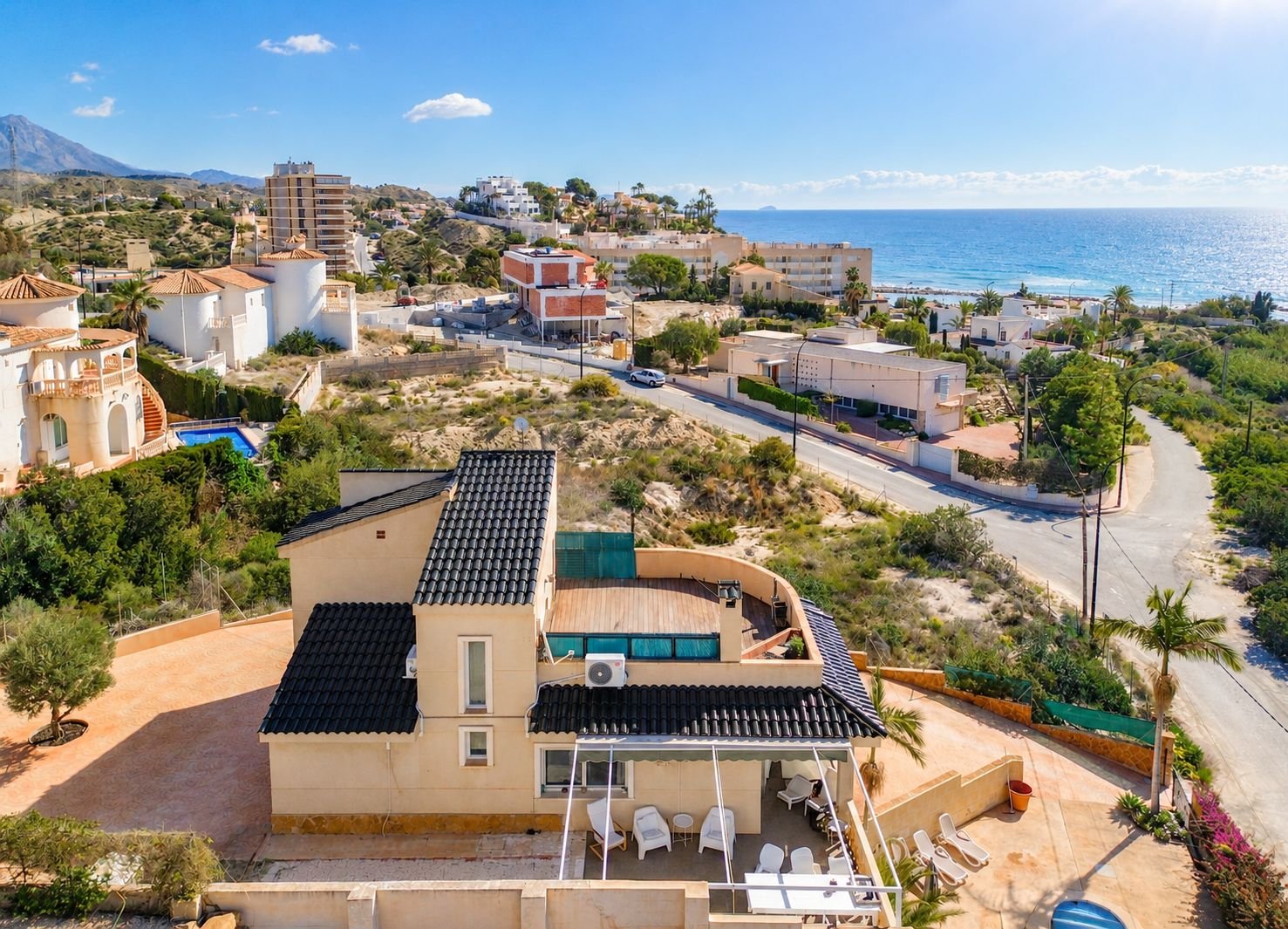 Villa Méditerranéenne avec Vue sur la Mer à Quelques Pas de la Plage à Cala D'or - El Campello