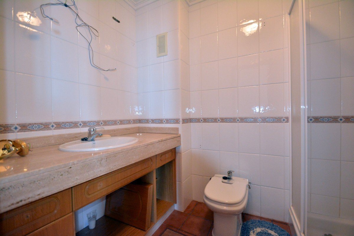 Appartement avec 3 chambres, 1 salle de bains et une vue imprenable sur la mer, à seulement 200 m de la plage