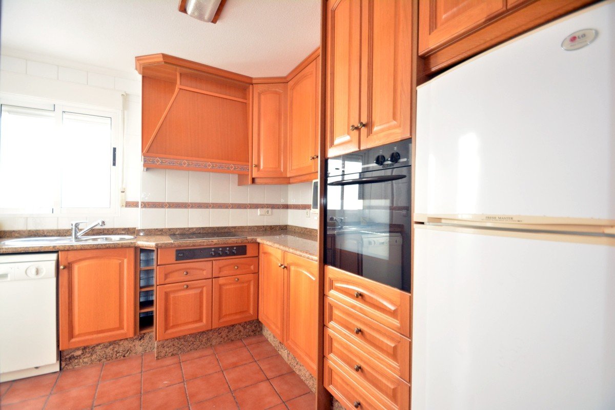 Appartement avec 3 chambres, 1 salle de bains et une vue imprenable sur la mer, à seulement 200 m de la plage