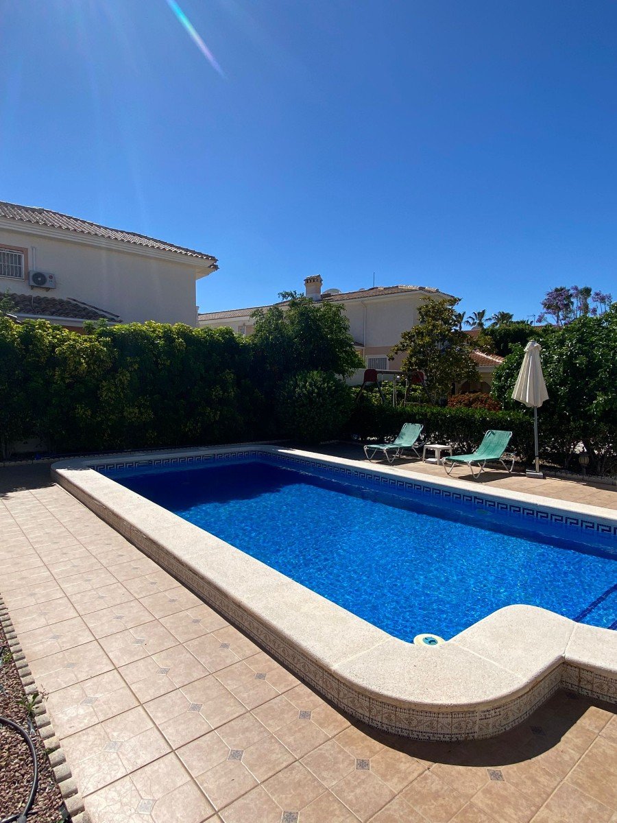 Villa individuelle avec piscine privée et terrasse sur le toit à Doña Pepa