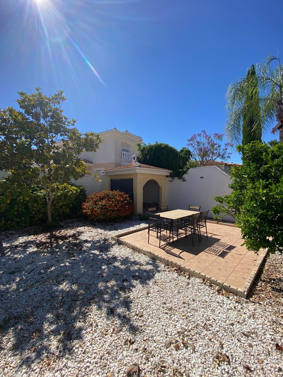Villa individuelle avec piscine privée et terrasse sur le toit à Doña Pepa