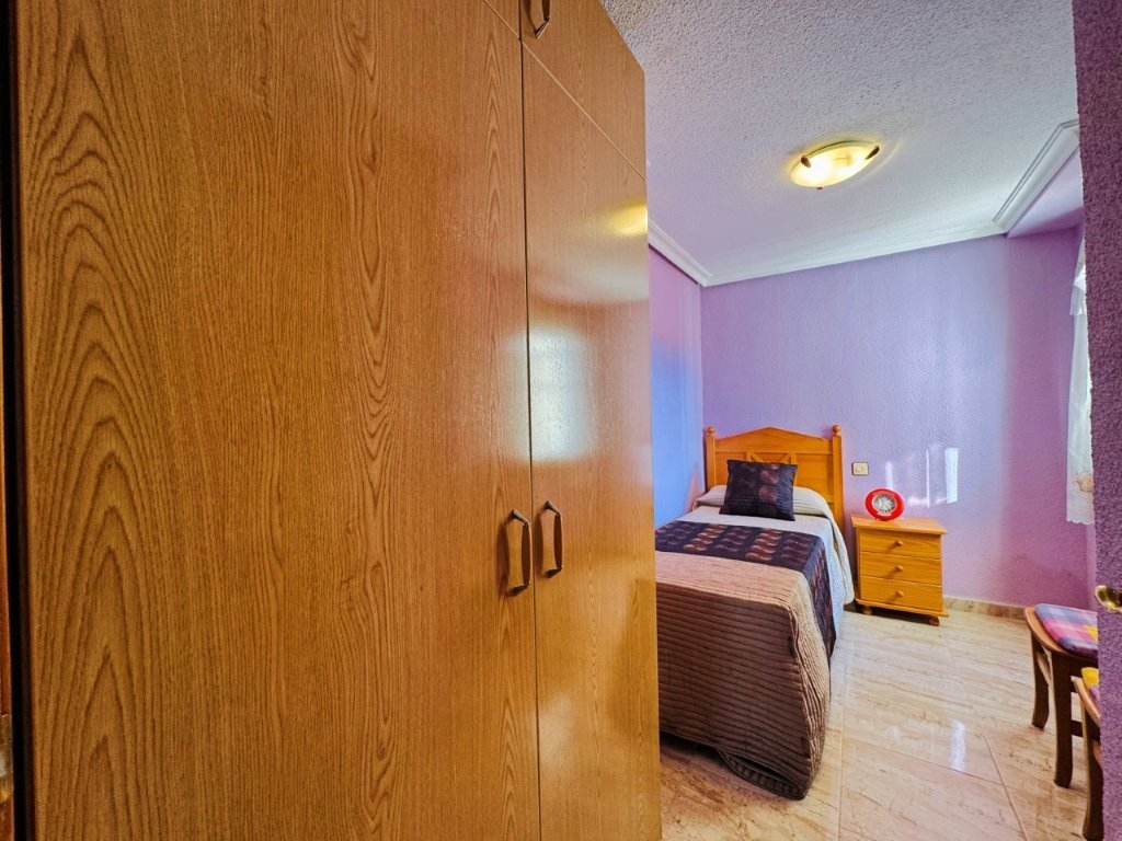 Appartement rénové de 2 chambres avec ascenseur dans le centre de La Mata – à 300 mètres de la plage